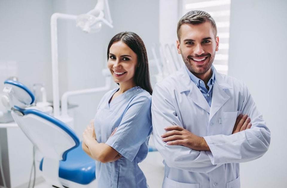 انتخاب بهترین دندانپزشک منصف در کرج 