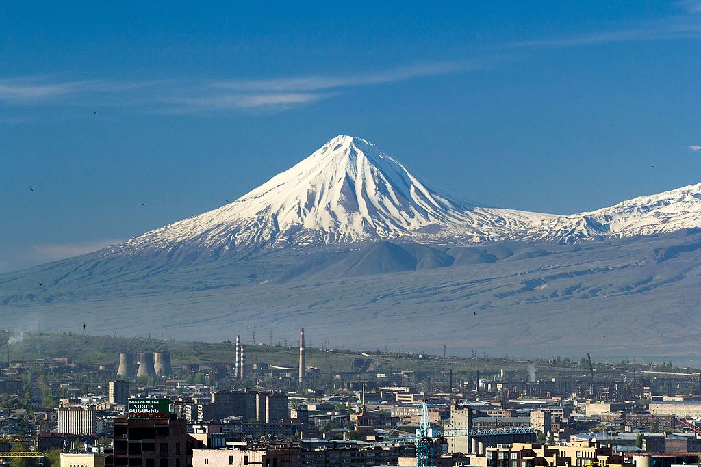 https://uploadkon.ir/uploads/33b120_24Closeup-of-Lesser-Ararat-from-Yerevan.jpg