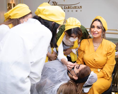 آموزش آرایش دائم با متخصص حرفه ای
