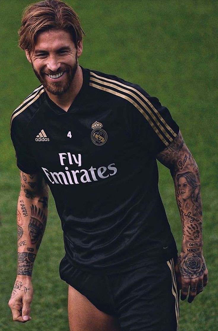 عکس رئال مادرید برای تصویر زمینه دخترانه