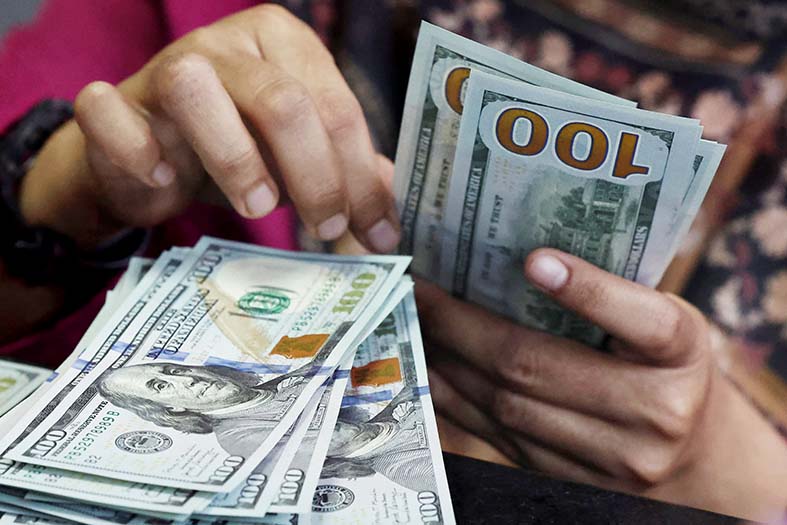 امکان خرید ارز اسکناس معادل ۱۰۰۰ یورو برای هر شخص در سال فراهم شد