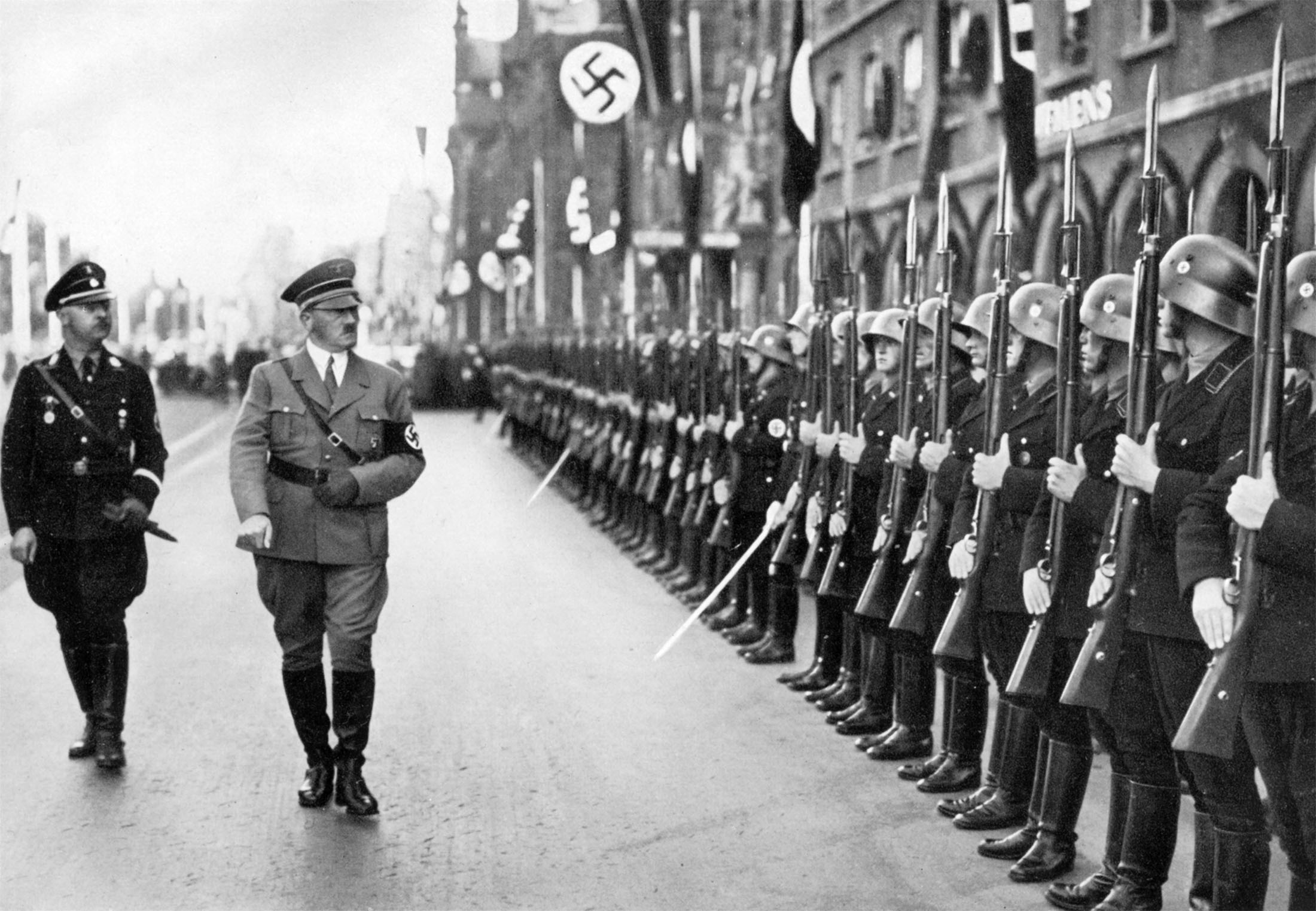 771527_25Leibstandarte-inspektion.jpg