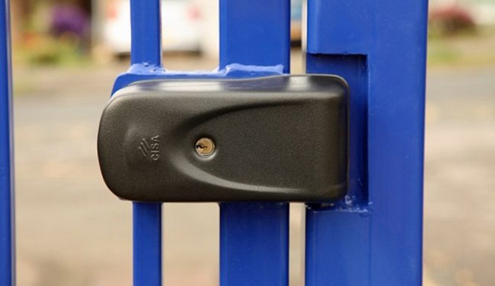 معایب و مزایای قفل‌های الکترونیکی برای درب آهنی