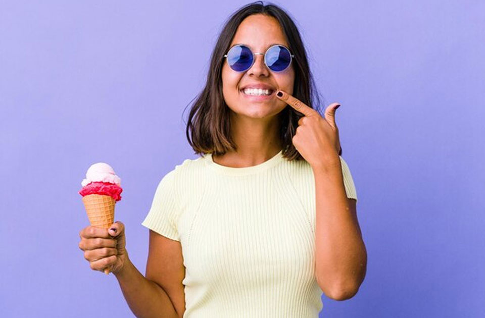 نکات مهم مصرف بستنی بعد از ایمپلنت دندان 