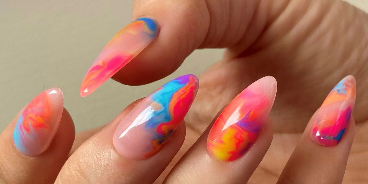 20 مدل‌ کاشت ناخن با طراحی آبرنگی
