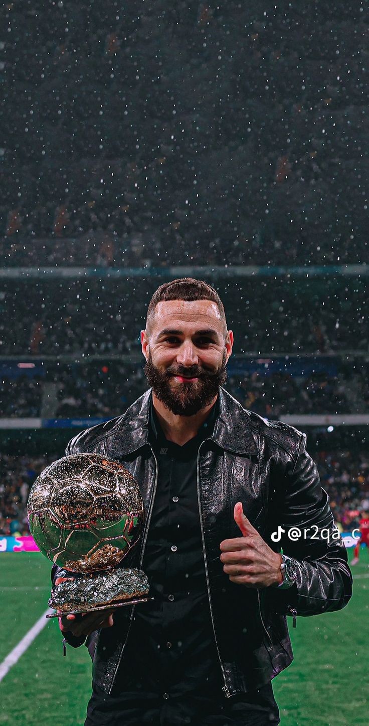 عکس رئال مادرید برای تصویر زمینه دخترانه