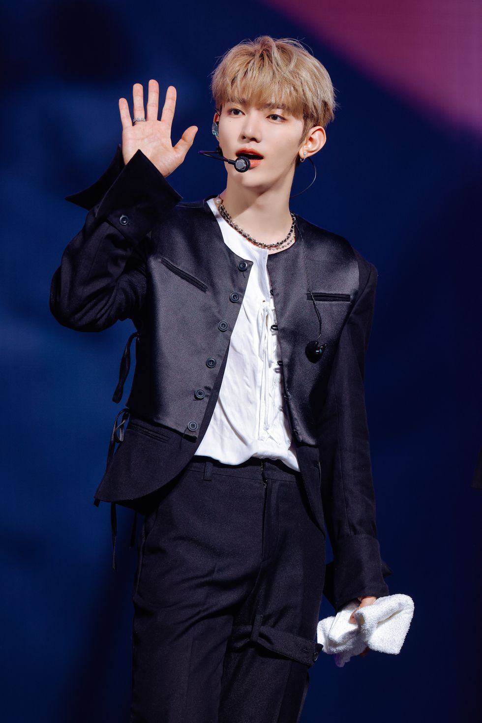 ژانگ هائو زیروبیسوان