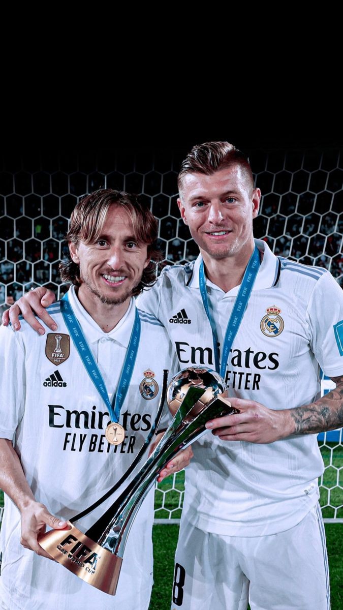 عکس رئال مادرید برای تصویر زمینه دخترانه