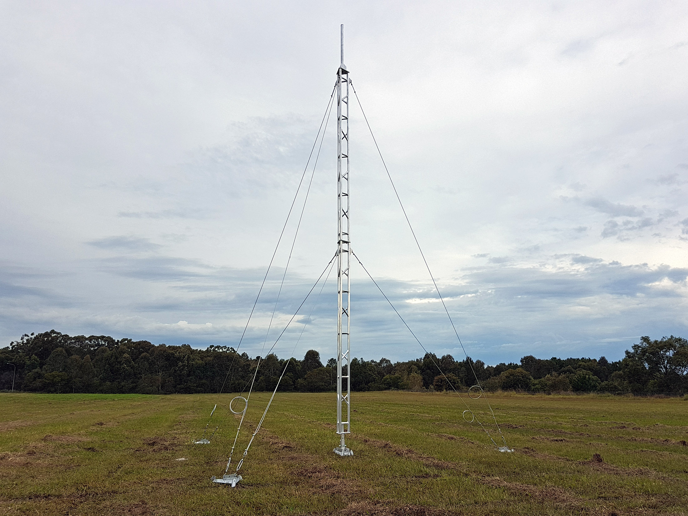 https://uploadkon.ir/uploads/ce0129_25ground-mounted-aluminium-lattice-tower-serviceable-climbable-mast-6m.jpg