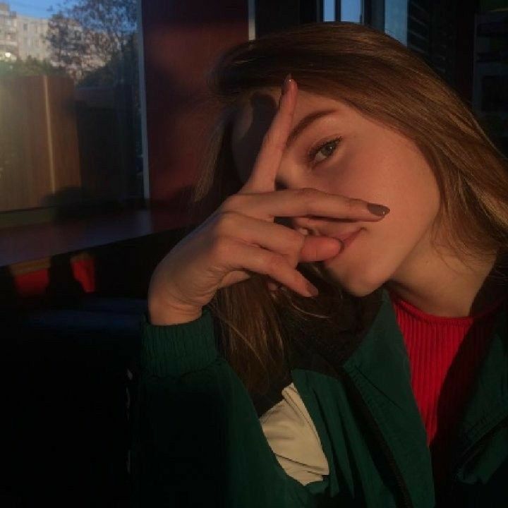 محدثه ۱۲ ساله از شهر تهران